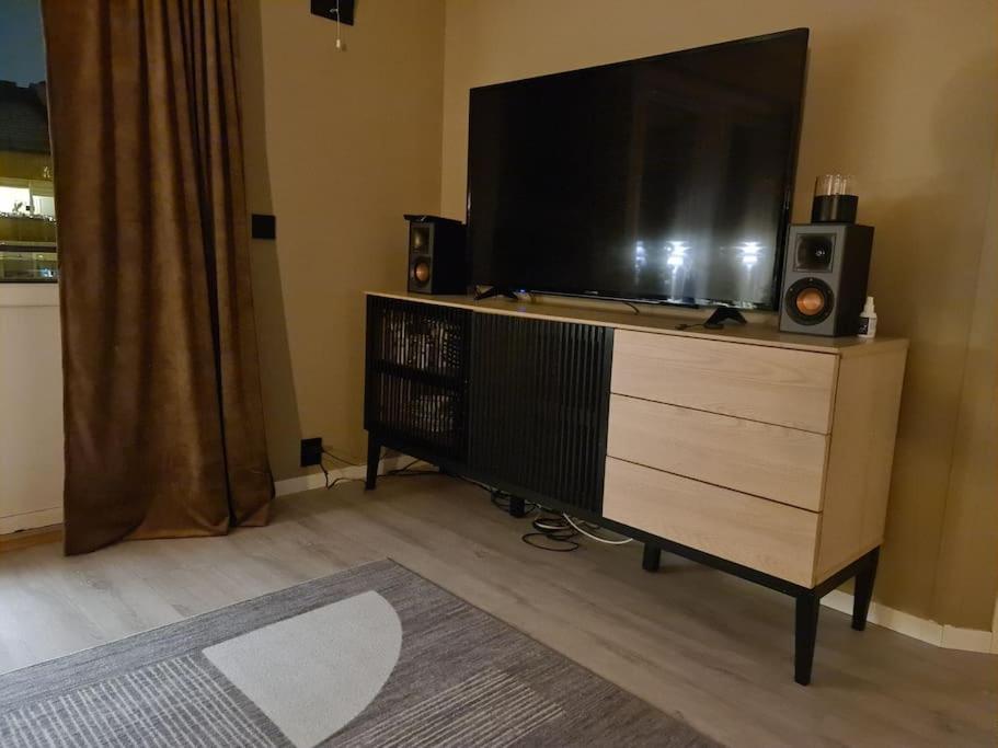 Koselig Og Moderne Leilighet, Meget Sentralt I Narvik Med Gratis Parkering! エクステリア 写真